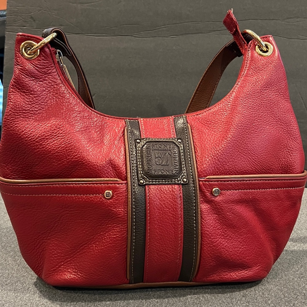 Stone Mountain Leather Shoulder Purse Gold Hardware Red/Brown❤️
